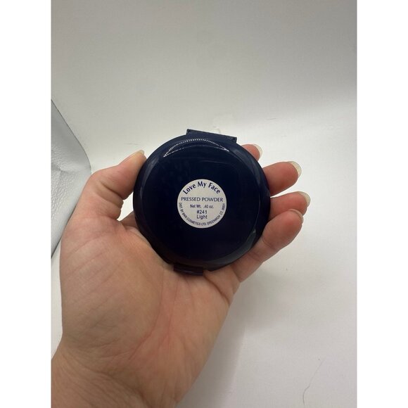 Love my face pressed powder - Picture 2 of 3